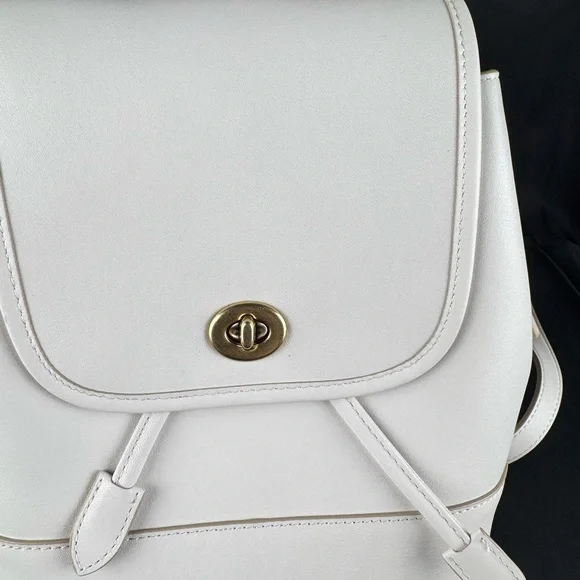 Coach Turnlock Leather Backpack White Classic Gold Hardware NWOT Clean Condition - Picture 2 of 16